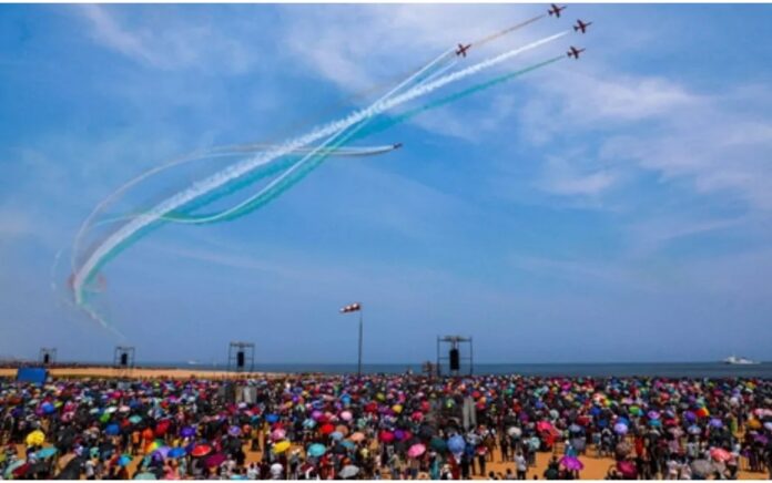 Chennai Air Show: मरीना बीच पर एयर शो देखने के लिए जुटी लाखों की भीड़, 5 की मौत की खबर