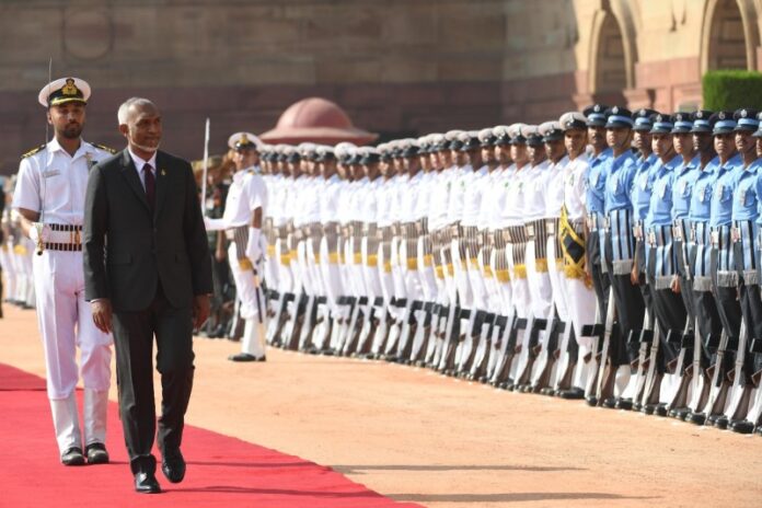 New Delhi: Maldives President Muizzu accorded ceremonial reception at Rashtrapati Bhavan