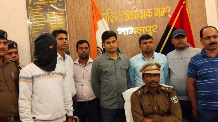 पुलिस की गिरफ्त में आया भागलपुर का नामचीन बदमाश, सिर पर था 50 हजार रुपये का इनाम