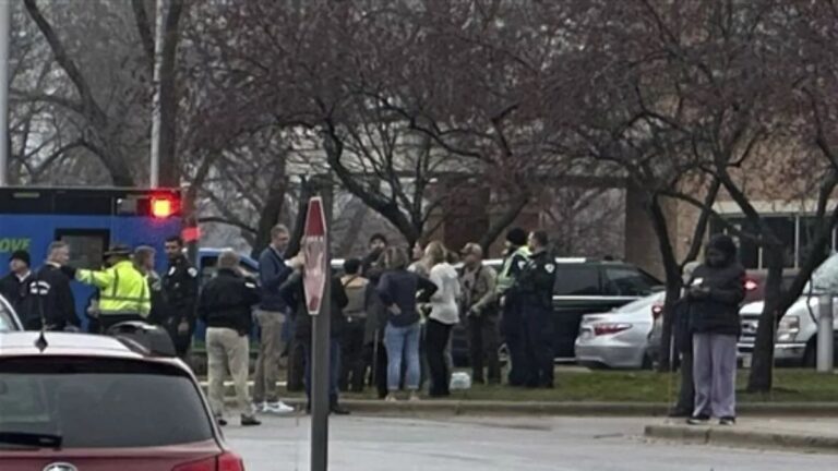 अमेरिका: विस्कॉन्सिन के स्कूल में छात्र ने की फायरिंग, गोलीबारी में 5 लोगों की मौत और 6 के घायल होने की खबर