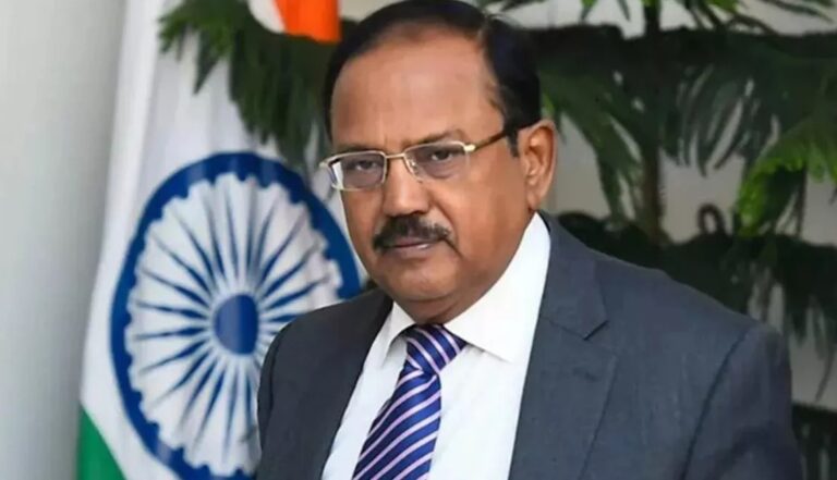 बीजिंग पहुंचे अजीत डोभाल, सीमा विवाद के स्थाई समाधान पर आज वार्ता