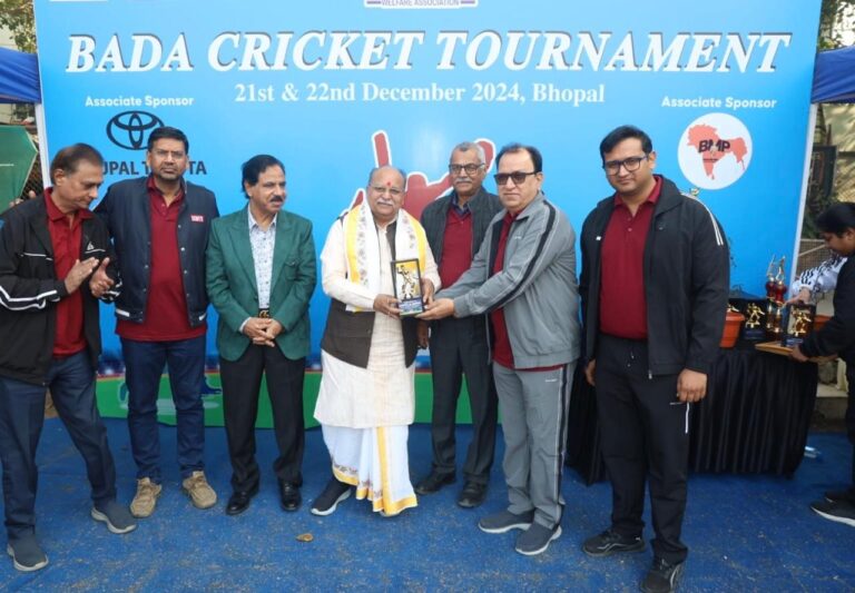 भोपाल: BADA Cricket Tournament में जब मंत्री सारंग ने लगाये चौके-छक्के