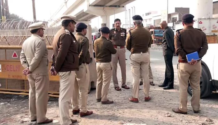 बांग्लादेशी नागरिकों के अवैध घुसपैठ रैकेट का भंडाफोड़, पुलिस ने 4 लोगों को किया गिरफ्तार