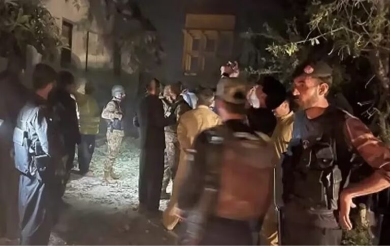 पाकिस्तान में भीषण सड़क हादसा, दो वाहनों की टक्कर में 9 लोगों की मौत की खबर