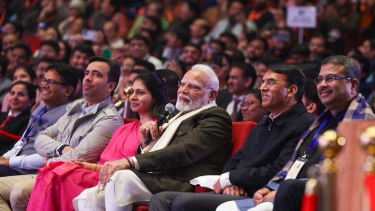 भारत की युवा शक्ति उल्लेखनीय परिवर्तन ला रही है: प्रधानमंत्री नरेंद्र मोदी