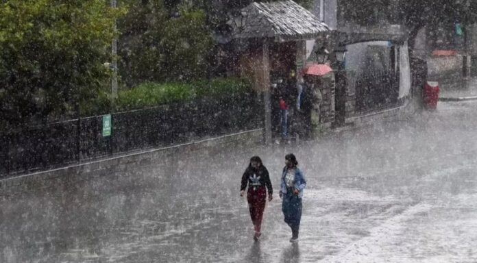 हिमाचल प्रदेश में आज और कल बारिश-बर्फबारी के आसार, इन जिलों में शीतलहर की चेतावनी