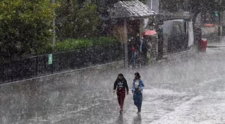 हिमाचल प्रदेश में आज और कल बारिश-बर्फबारी के आसार, इन जिलों में शीतलहर की चेतावनी