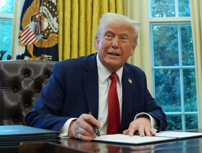 अमेरिकी राष्ट्रपति ट्रंप ने मेक्सिको और कनाडा पर लगने वाले टैरिफ को एक महीने के लिए रोका, चीन पर टैरिफ आज से लागू