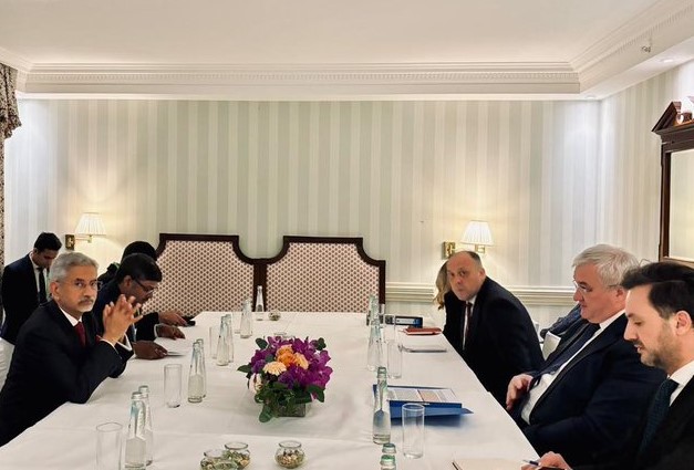 विदेश मंत्री डॉ. एस. जयशंकर ने म्यूनिख सुरक्षा सम्मेलन से अलग यूक्रेन के विदेश मंत्री आंद्री सिबिहा से की मुलाकात विदेश मंत्री डॉ. एस. जयशंकर ने म्यूनिख सुरक्षा सम्मेलन से अलग यूक्रेन के विदेश मंत्री आंद्री सिबिहा से की मुलाकात