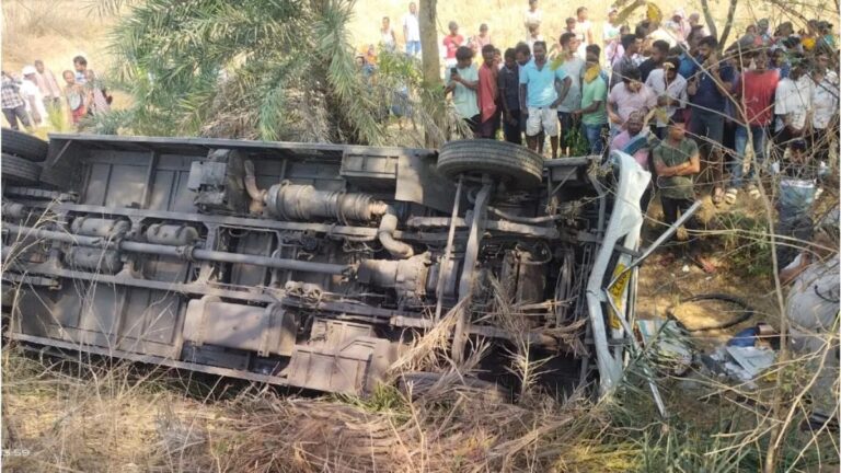 ओडिशा में भीषण सड़क हादसा, सुंदरगढ़ में पलटी बस, 2 की मौत और 35 के घायल होने की खबर