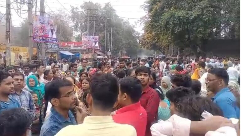 दिल्ली: मंगोलपुरी में पार्क में टहल रहे युवक की चाकू मारकर हत्या, गुस्साए लोगों ने किया सड़क जाम