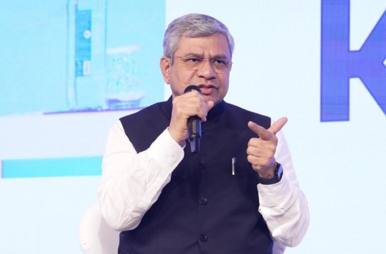 भारत में एआई के विकास के लिए बड़े सार्वजनिक डेटासेट तक पहुंच महत्वपूर्ण होगी : केंद्रीय मंत्री अश्विनी वैष्णव