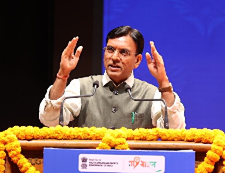 केंद्रीय मंत्री मनसुख मांडविया ने युवाओं से नेतृत्व क्षमता विकसित करने और देश के विकास के लिए काम करने का किया आग्रह