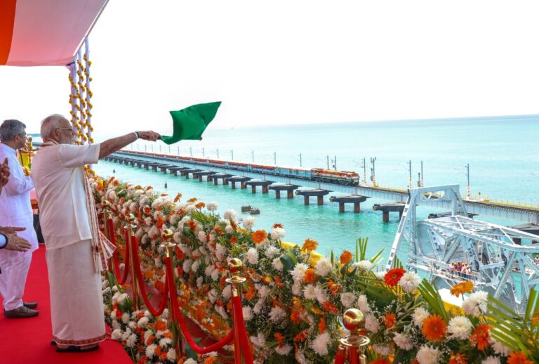 पिछले दस साल सरकार ने देश में बुनियादी ढांचे को मजबूत करने के लिए समर्पित प्रयास किए : पीएम मोदी