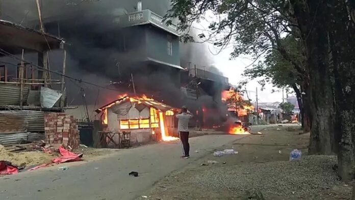 मणिपुर में अनाथ आश्रम पर गोलीबारी, स्थानीय लोगों ने किया विरोध