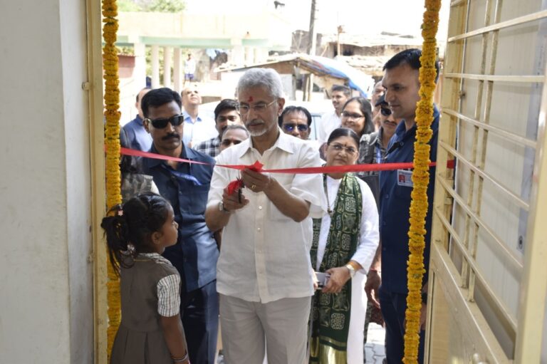 गुजरात के नर्मदा में विदेश मंत्री डॉ. एस. जयशंकर ने 11 करोड़ रुपये से अधिक के विभिन्न विकास कार्यों का उद्घाटन और शिलान्यास किया