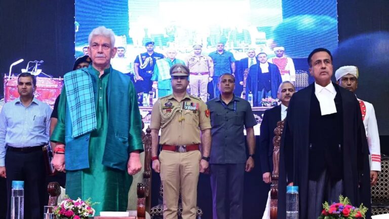 जम्मू-कश्मीर और लद्दाख हाईकोर्ट के चीफ जस्टिस बने न्यायमूर्ति अरुण पल्ली, एलजी मनोज सिन्हा ने दिलाई शपथ