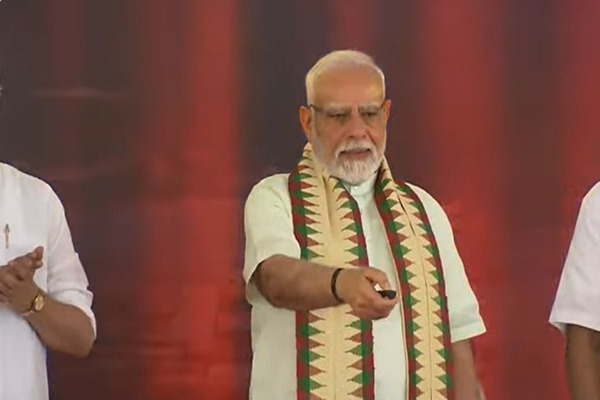 पीएम मोदी ने तिरुवनंतपुरम में बंदरगाह का किया उद्घाटन