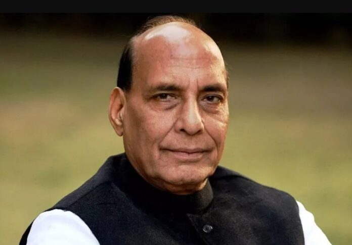रक्षा मंत्री राजनाथ सिंह आज सुबह गुजरात के भुज के लिए रवाना, वायुसेना स्टेशन पर वायु योद्धाओं से करेंगे बातचीत