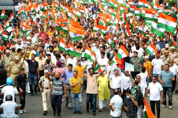 जम्मू-कश्मीर के रियासी शहर में तिरंगा रैली का किया गया आयोजन