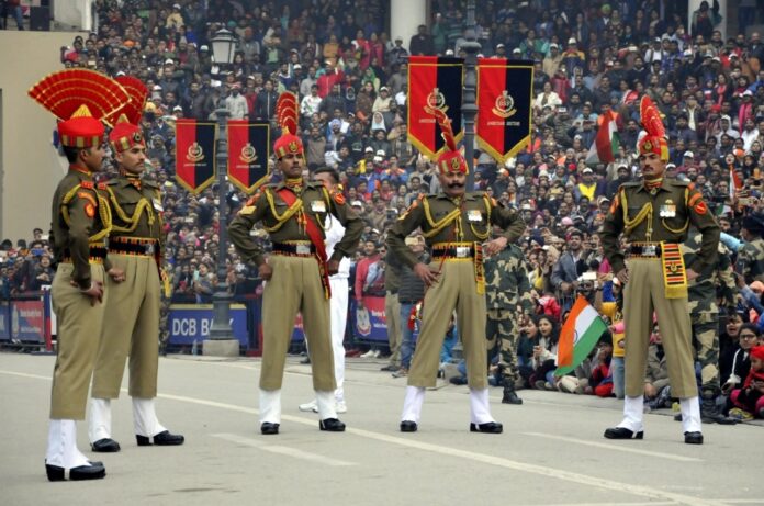 अमृतसर में अटारी-वाघा संयुक्त चेक पोस्ट पर आज से बीटिंग रिट्रीट समारोह फिर से होगा शुरू