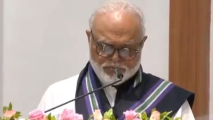 मुंबई: राष्‍ट्रवादी कांग्रेस पार्टी के वरिष्ठ नेता छगन भुजबल ने महायुति सरकार के मंत्री के रूप में ली शपथ