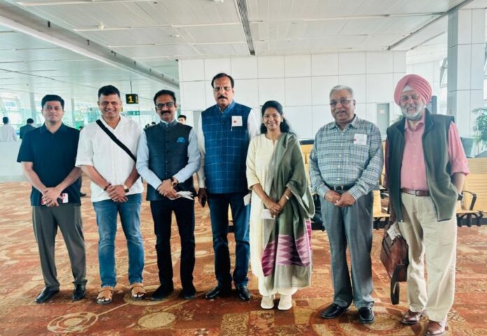 डीएमके सांसद कनिमोई करूणानिधि के नेतृत्‍व में बहुदलीय प्रतिनिधिमंडल मास्‍को पहुंचा