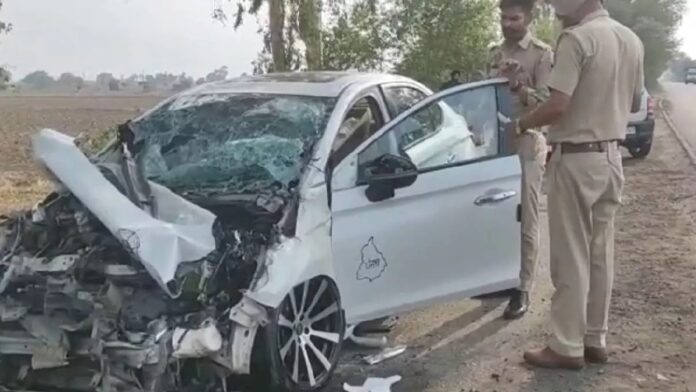 पंजाब के गुरदासपुर में दर्दनाक हादसा, सड़क किनारे खड़े ट्रक में कार ने मारी टक्कर, एक की मौत की खबर