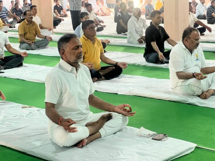 11वें अंतर्राष्ट्रीय योग दिवस से पहले लद्दाख के एमआईएमसी में अंतर्राष्ट्रीय योग और ध्यान महोत्सव शुरू