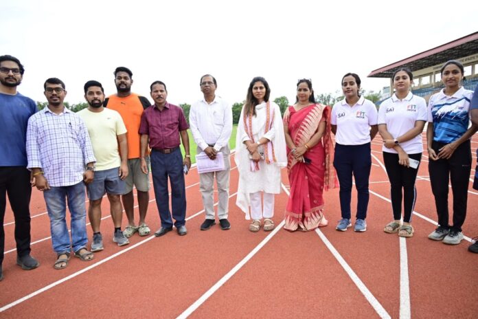 केंद्रीय युवा कार्यक्रम और खेल राज्य मंत्री रक्षा खड़से ने अगरतला में साई के खेल प्रशिक्षण केंद्र का किया दौरा
