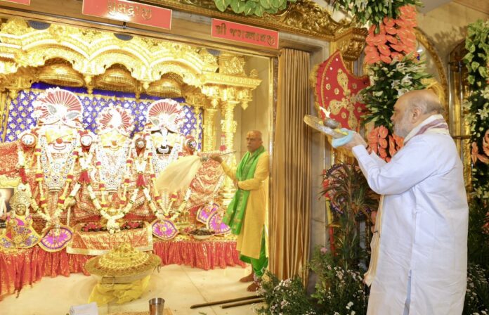 केंद्रीय मंत्री अमित शाह ने रथ यात्रा शुरू होने पर अहमदाबाद के जगन्नाथ मंदिर में पूजा-अर्चना की
