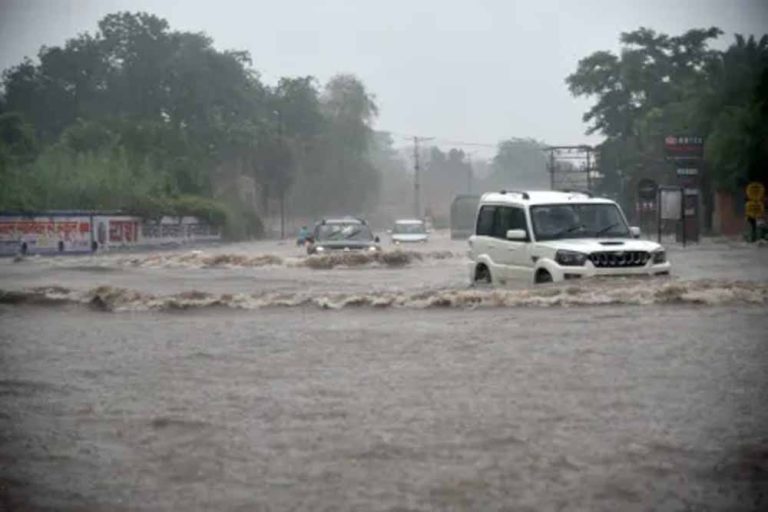 भीषण बारिश का खतरा मंडराया, IMD ने 5 दिन का हाई अलर्ट जारी किया