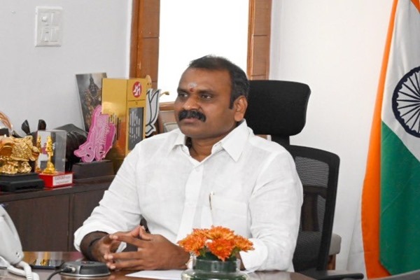 केंद्रीय राज्य मंत्री एल. मुरुगन ने ईएसआईसी लाभार्थियों के लिए चिकित्सा जांच शिविर का किया उद्घाटन केंद्रीय राज्य मंत्री एल. मुरुगन ने ईएसआईसी लाभार्थियों के लिए चिकित्सा जांच शिविर का किया उद्घाटन