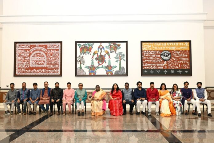 राष्ट्रपति द्रौपदी मुर्मू ने ओडिया फिल्म ‘श्री जगन्नाथ नका नवकलेबरा’ देखी