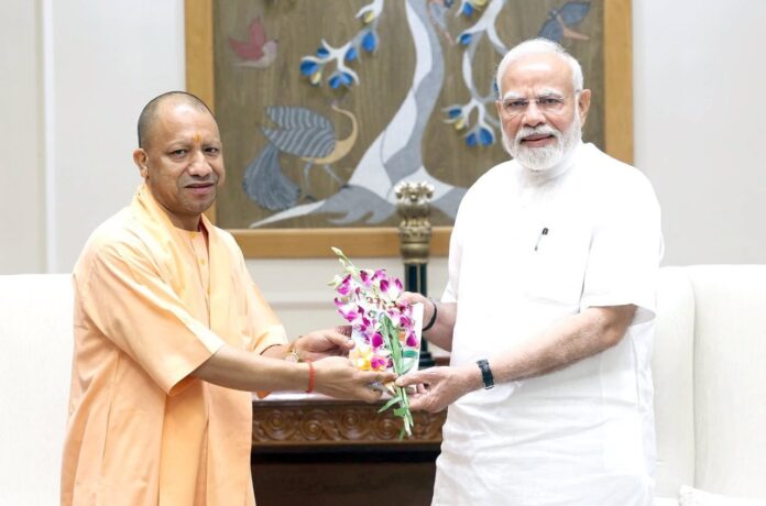 उत्तर प्रदेश के मुख्‍यमंत्री योगी आदित्‍यनाथ ने नई दिल्‍ली में पीएम मोदी से मुलाकात की
