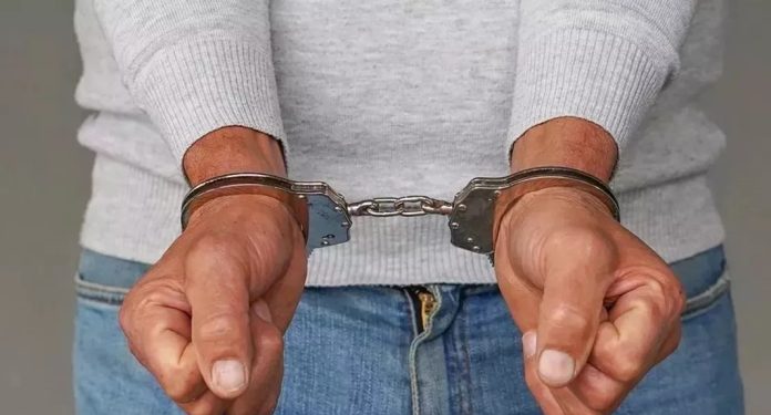 गोंडा में पुल‍िस मुठभेड़ में आभूषण चोरी करने वाले दो बदमाश ग‍िरफ्तार, पैर में लगी गोली