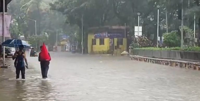 महाराष्‍ट्र : मराठवाड़ा के छत्रपति संभाजीनगर में लगातार बारिश से आई बाढ़