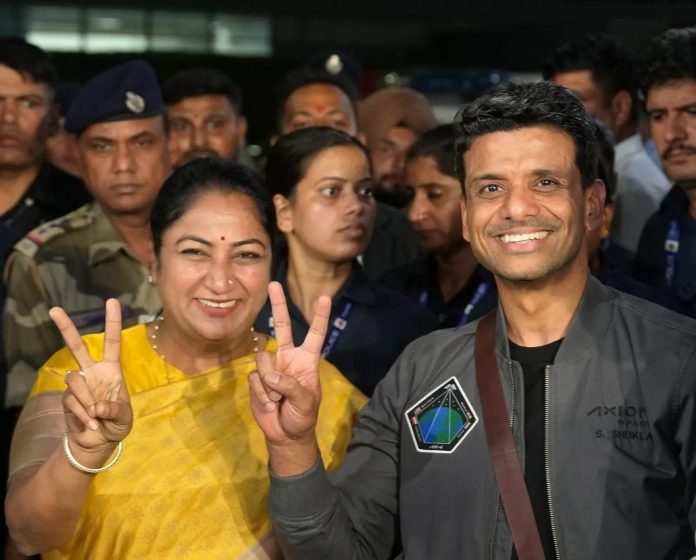 दिल्ली : सीएम रेखा गुप्ता ने ग्रुप कैप्टन शुभांशु शुक्ला का किया स्वागत