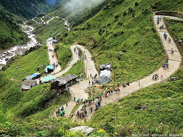 केदारनाथ यात्रा शुरू, सोनप्रयाग से रवाना हुए 2 हजार यात्री