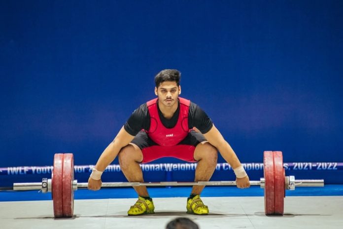 अजय बाबू वल्लूरी ने कॉमनवेल्थ वेटलिफ्टिंग चैंपियनशिप में जीता स्वर्ण पदक