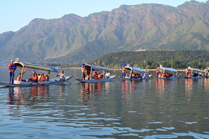 जम्मू-कश्मीर : खेलो इंडिया वॉटर स्पोर्ट्स फेस्टिवल में 17 वर्षीय मोहसिन ने जीता पहला स्वर्ण पदक