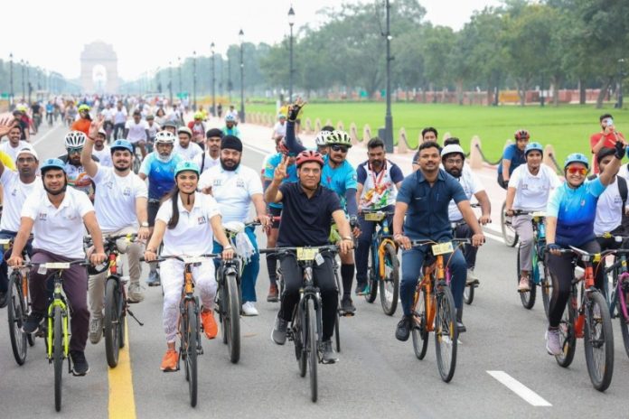 New Delhi : Union Sports Minister Mansukh Mandaviya participates in cycle rally