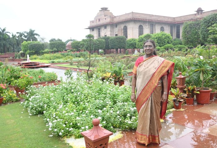 राष्ट्रपति मुर्मू ने अमृत उद्यान के ग्रीष्मकालीन वार्षिक संस्करण का किया उद्घाटन, 14 सितंबर तक आम लोगों के लिए खुला रहेगा उद्यान