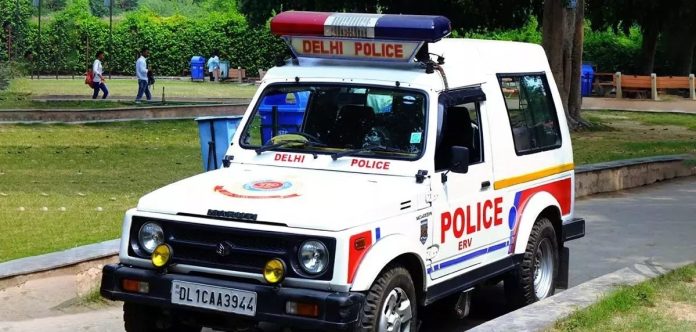 नोएडा में दिल्ली पुलिस के हेड कॉन्सटेबल के साथ मारपीट मामले में 10 के खिलाफ केस दर्ज