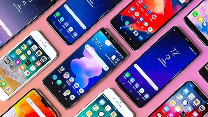 India’s smartphone exports hit record high in 1st quarter of FY 2025-26