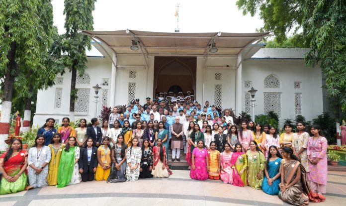 Telangana : Students Tie Rakhis to Armed Forces, Celebrating ‘Rakhi for Soldiers’
