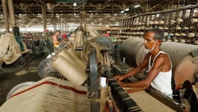बांग्लादेश से कुछ जूट उत्पादों और रस्सियों के आयात पर भारत ने तत्काल प्रभाव से प्रतिबंध लगाया