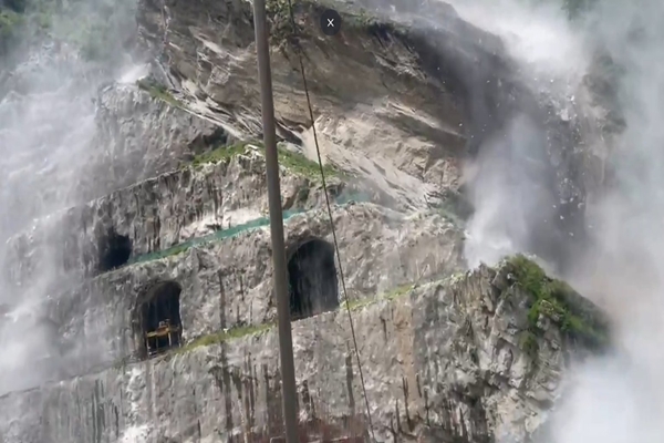 Uttarakhand: Landslide Hits Vishnugad Pipalkoti Project Site in Chamoli; 8 Injured