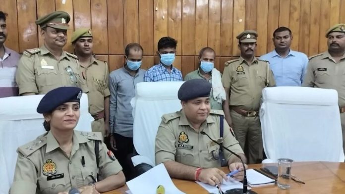 बहराइच : फर्जी कागजात तैयार कर ट्रैक्टर बेचने वाले गिरोह का पर्दाफाश, तीन गिरफ्तार