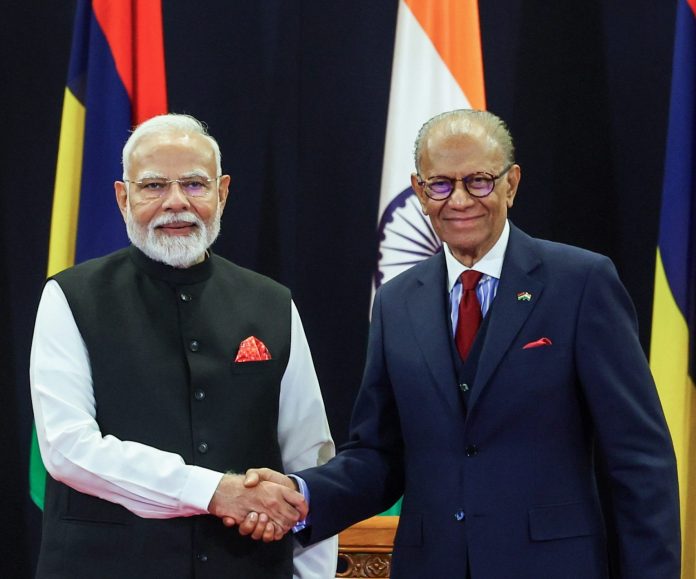 पीएम मोदी आज वाराणसी में मॉरीशस के पीएम नवीनचंद्र रामगुलाम के साथ वार्ता करेंगे